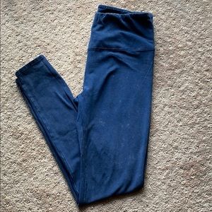 Colsie navy leggings, size Medium
